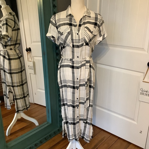 Anthropologie Dresses & Skirts - Anthropologie Black and‎ White Midi Dress
